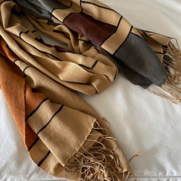 Feather light, pumpkin, camel, chocolate brown & gray pashmina color block scarf - Picture 11 of 11